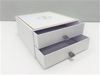 珍珠白双层化妆品礼盒